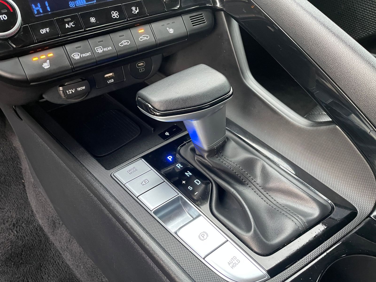 Used 2025 Hyundai Elantra Limited image 40