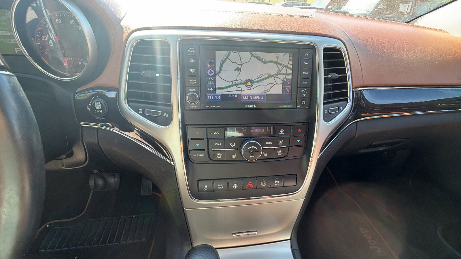 Used 2012 Jeep Grand Cherokee Overland Summit AWD/4WD image 33