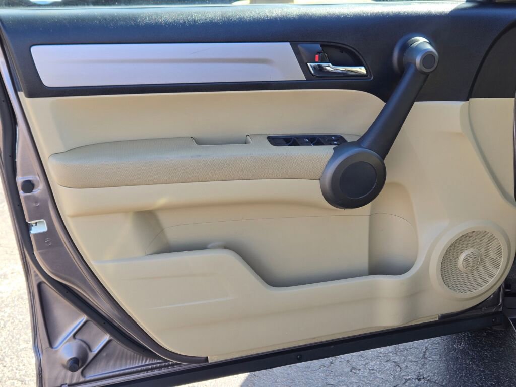 Used 2011 Honda CR-V SE image 25
