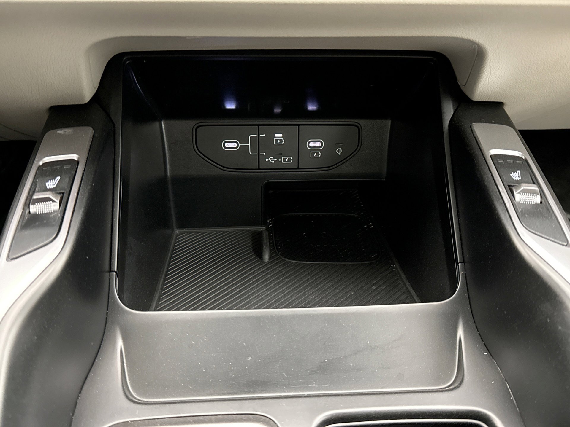 Used 2025 Kia Sorento S w/ Panoramic Sunroof Package image 17