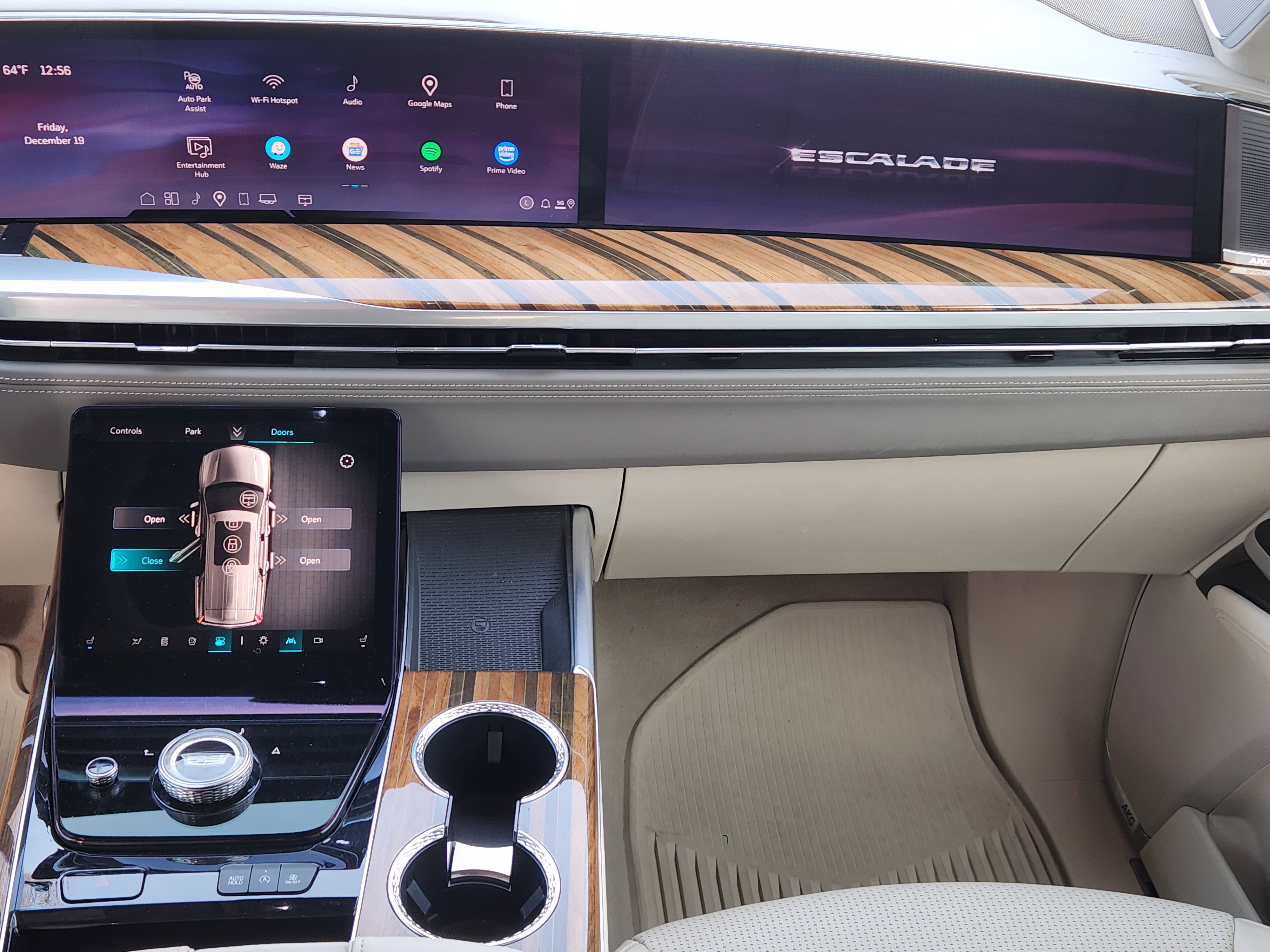 Used 2025 Cadillac Escalade ESV Sport Platinum image 32