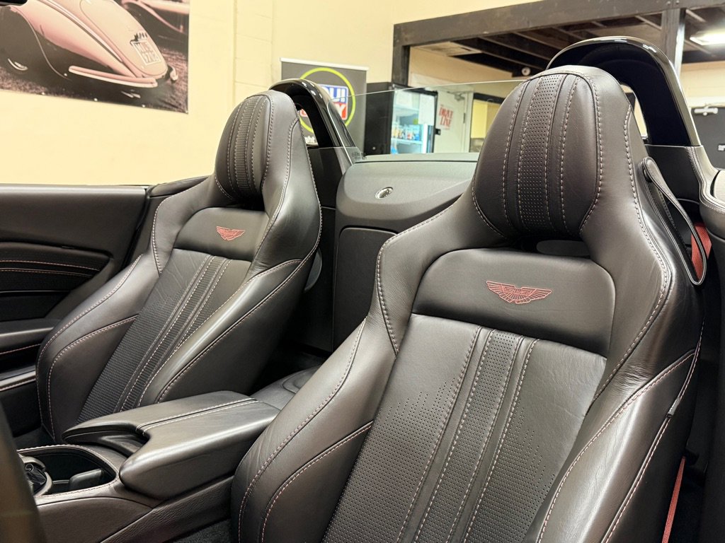 Used 2021 Aston Martin V8 Vantage Roadster image 53