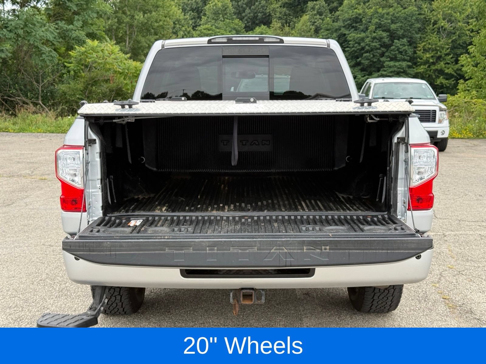 Used 2019 Nissan Titan SV w/ SV Convenience Package AWD/4WD image 45