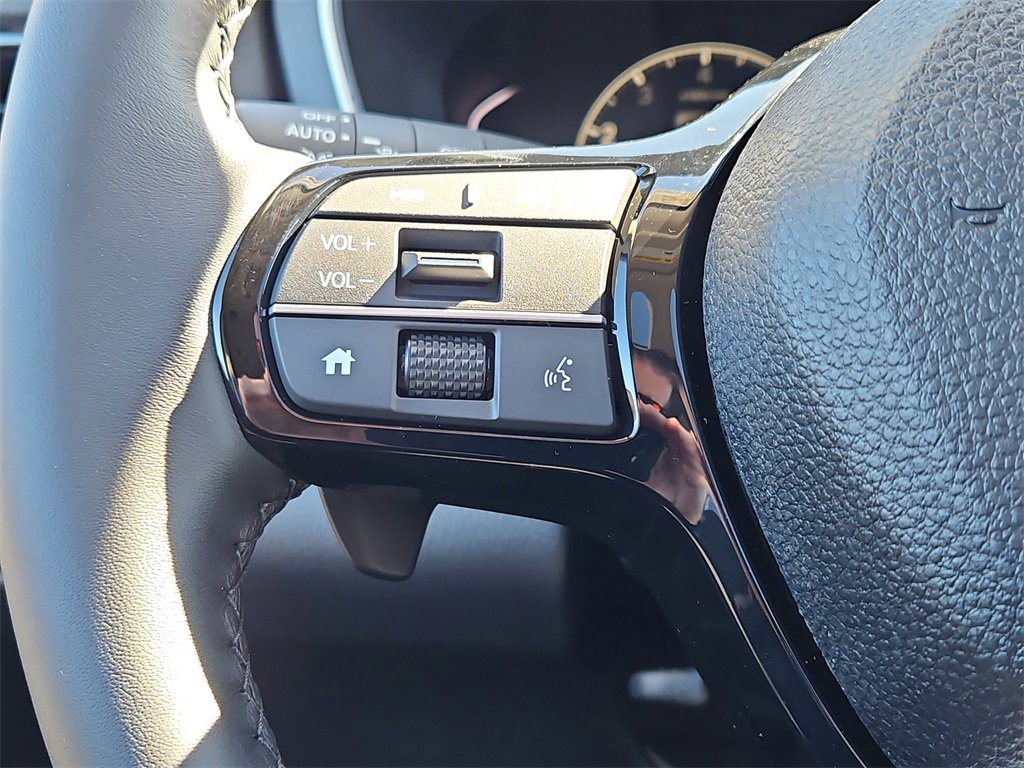 New 2025 Honda Pilot Touring image 17