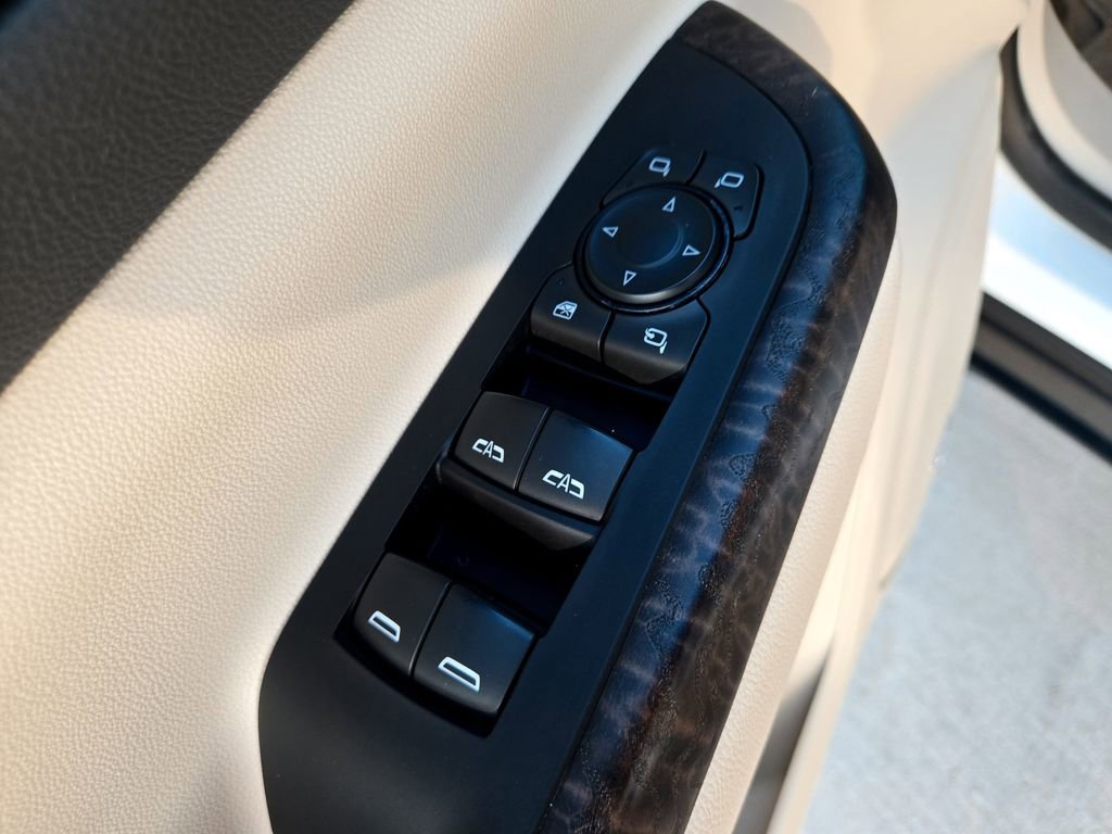 Used 2023 GMC Acadia Denali FWD image 34