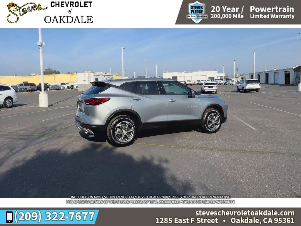 Used 2025 Chevrolet Blazer LT w/ Driver Confidence Package image 12
