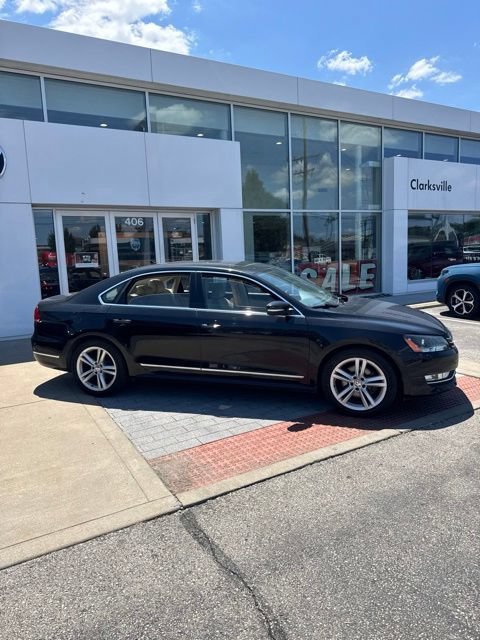 Used 2013 Volkswagen Passat TDI SEL Premium FWD image 4