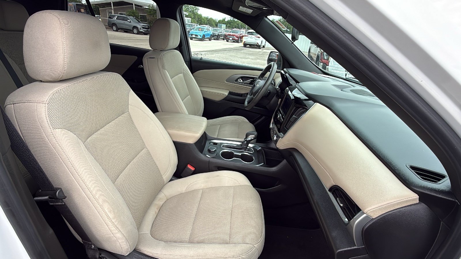 Used 2022 Chevrolet Traverse LS FWD image 29