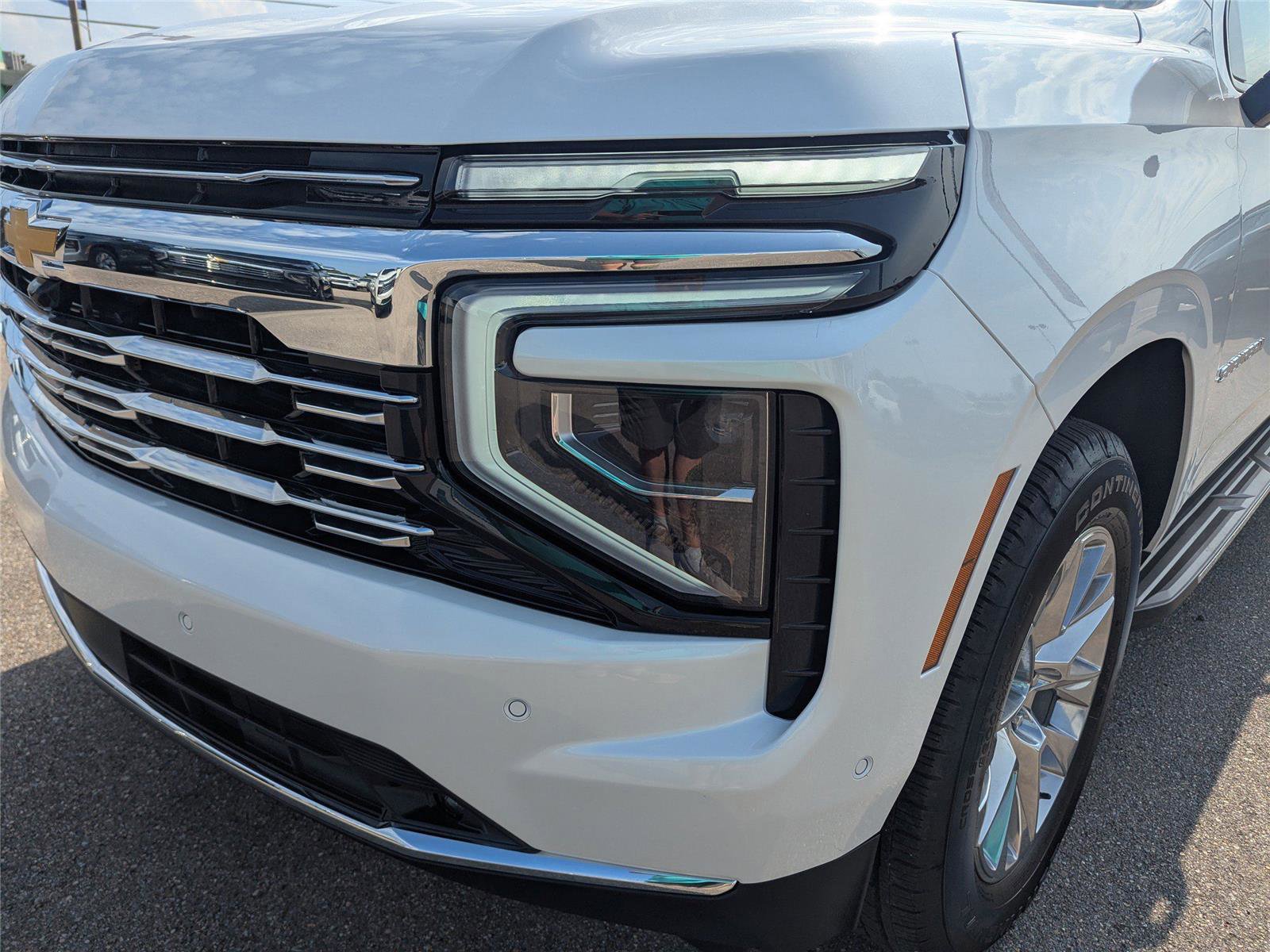 New 2025 Chevrolet Suburban Premier image 9