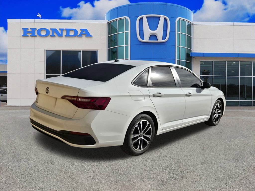 Used 2022 Volkswagen Jetta Sport video 2