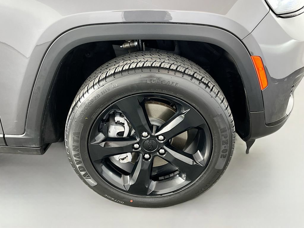 Used 2023 Jeep Grand Cherokee L Laredo AWD/4WD image 37