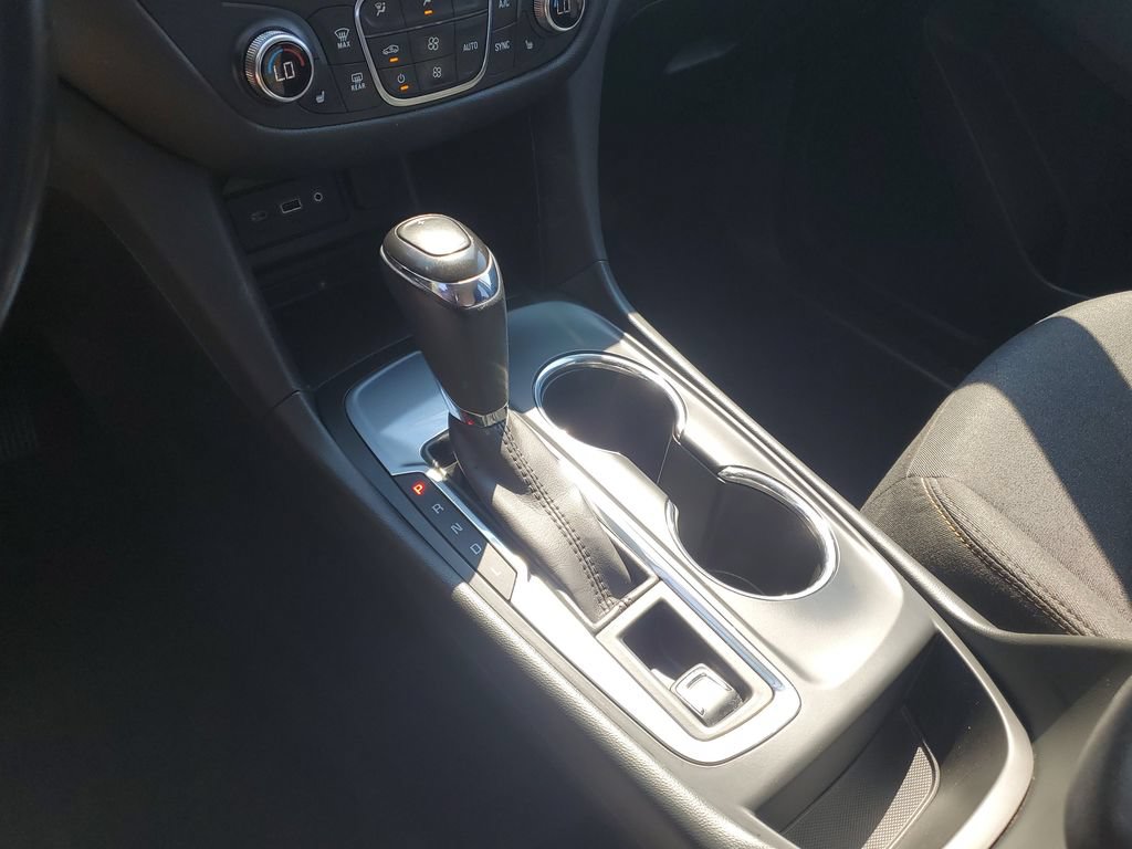 Used 2019 Chevrolet Equinox LT w/ Driver Convenience Package FWD image 20