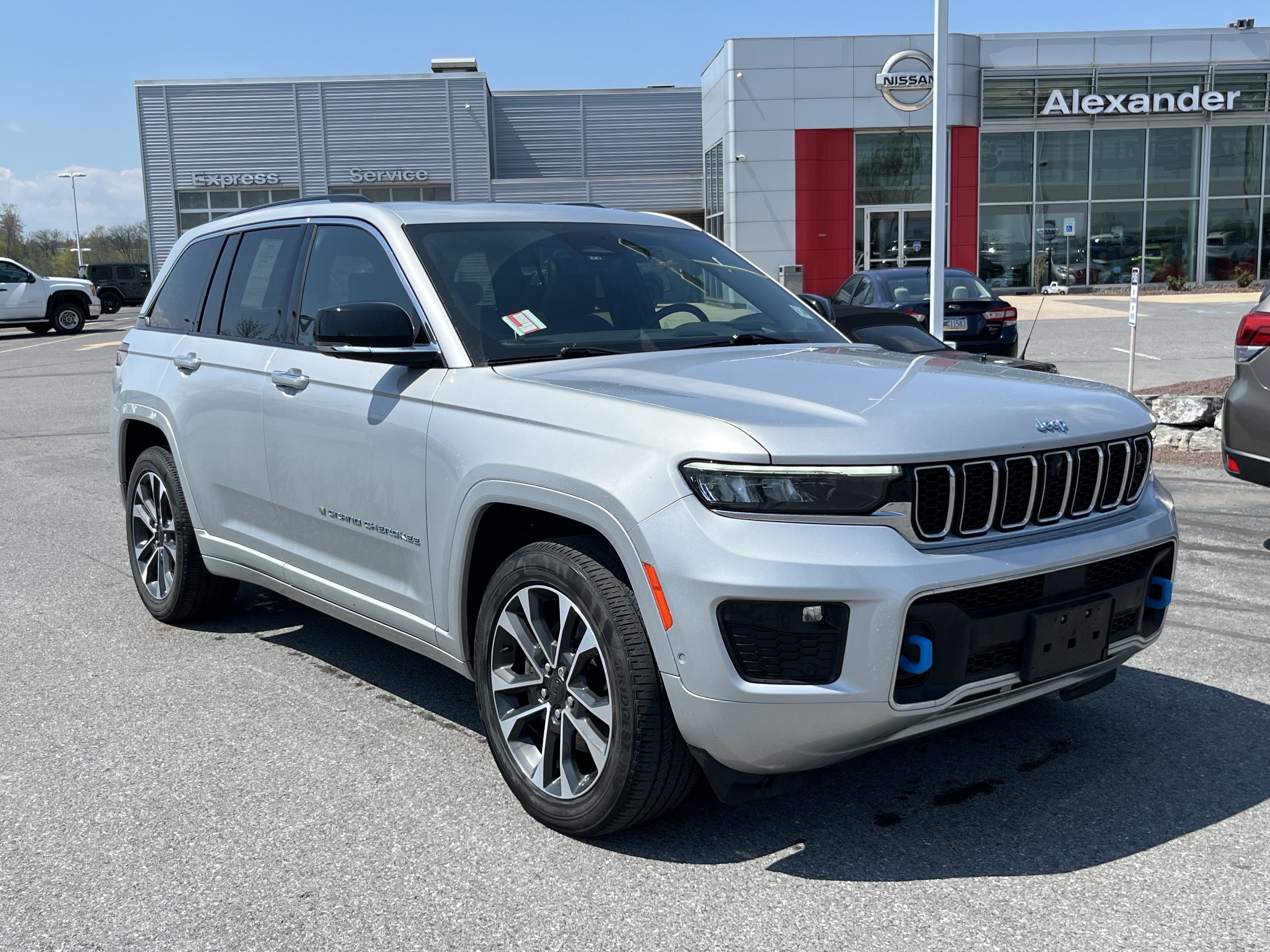 Used 2023 Jeep Grand Cherokee Overland w/ Advanced Protech Group III AWD/4WD video 1