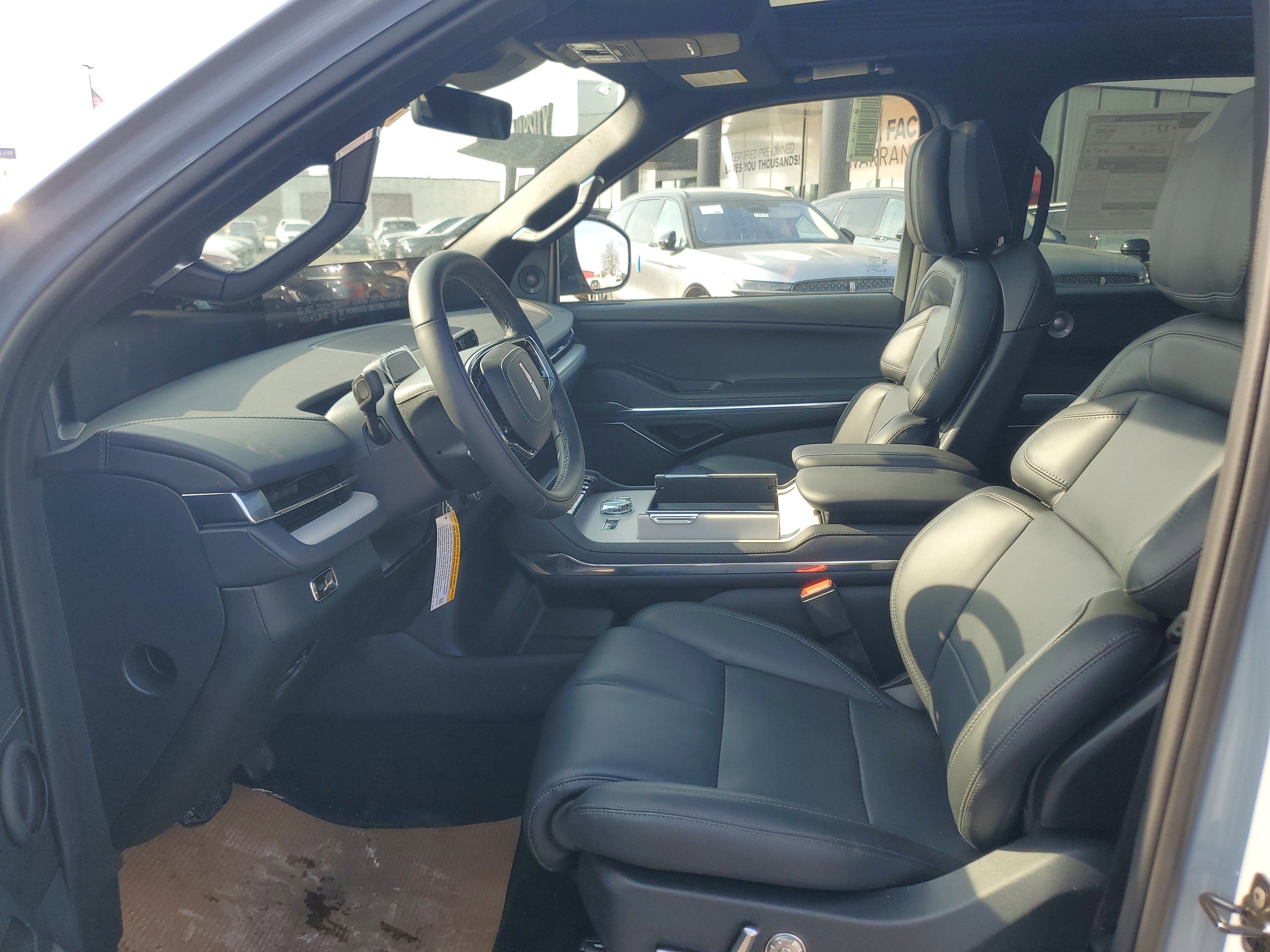 New 2026 Lincoln Navigator Reserve w/ Jet Appearance Package image 12