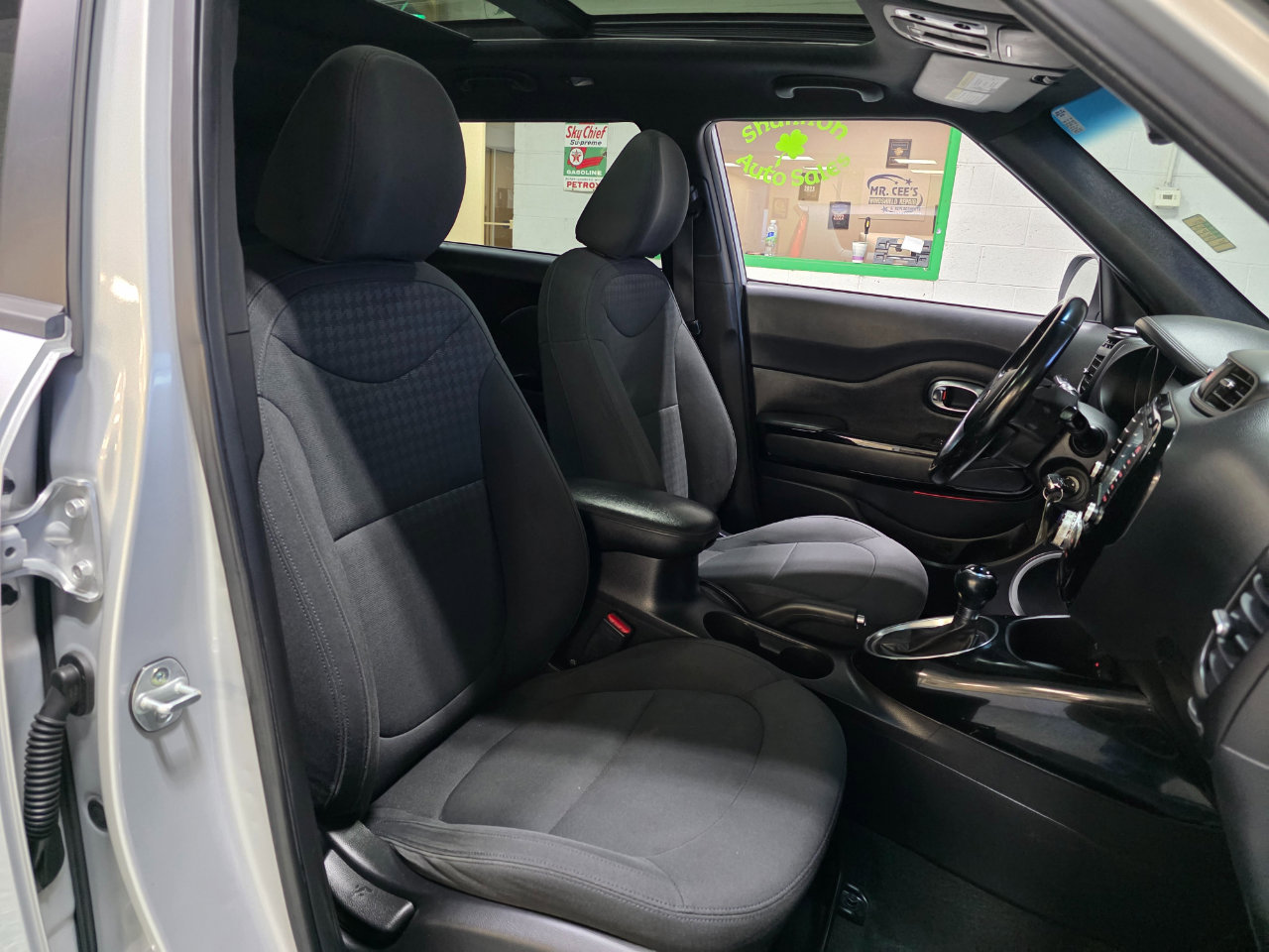 Used 2014 Kia Soul ! w/ Sun & Sound Package image 21