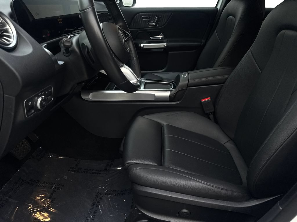 Used 2025 Mercedes-Benz GLB 250 4MATIC image 26