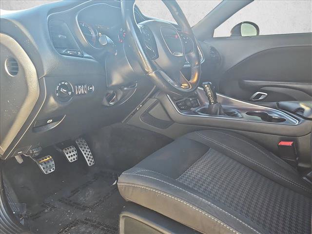 Used 2016 Dodge Challenger R/T w/ Blacktop Package image 10