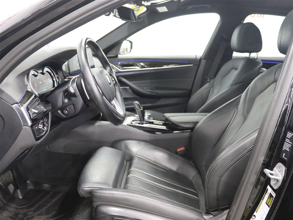 Used 2018 BMW 540i xDrive image 12