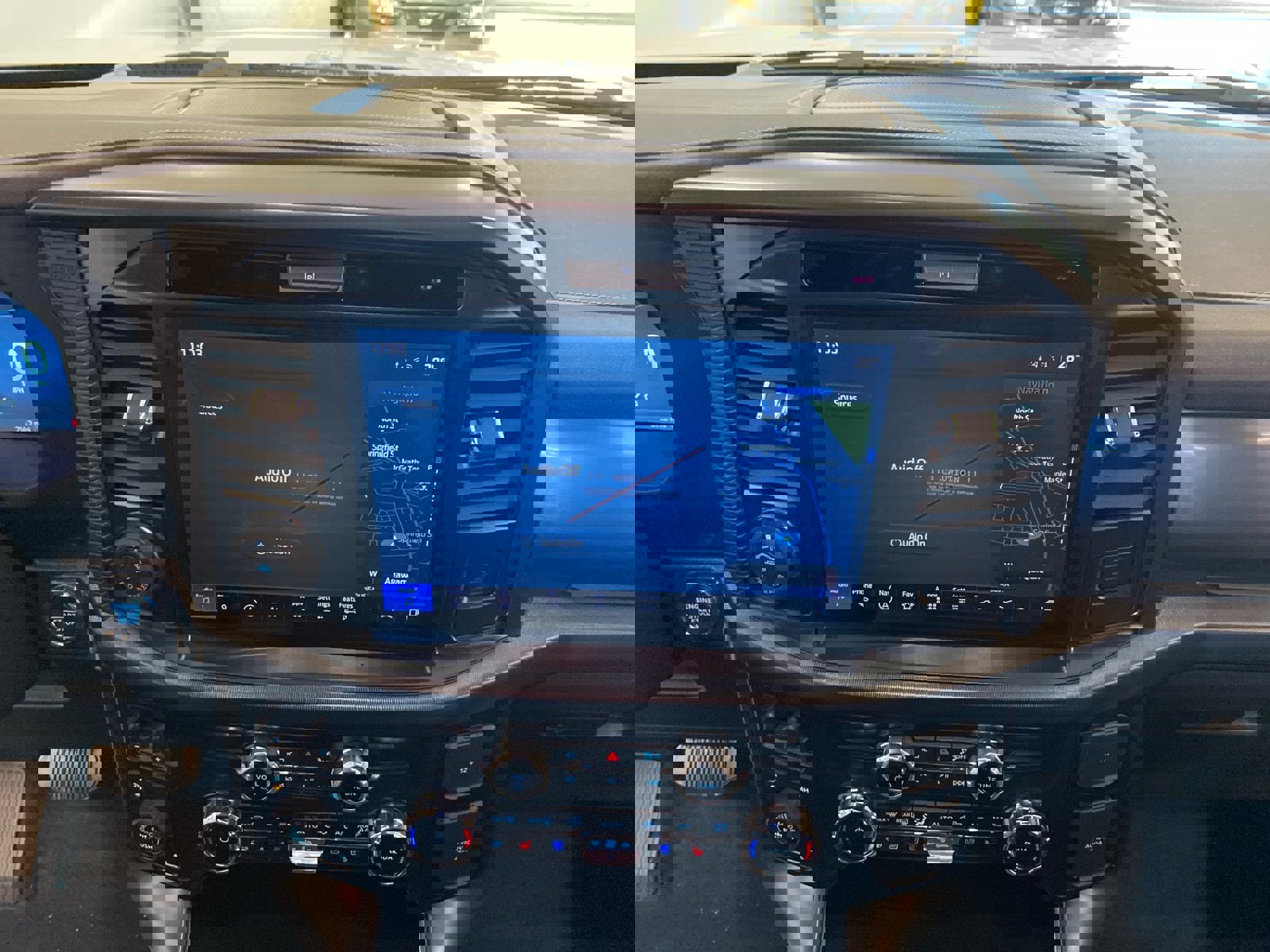 New 2025 Ford F150 Lariat w/ Equipment Group 502A High image 23