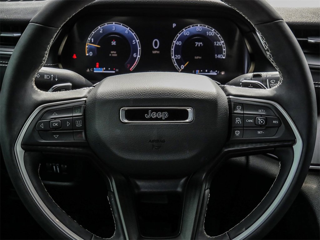 Used 2025 Jeep Grand Cherokee Laredo w/ Luxury Tech Group I image 23