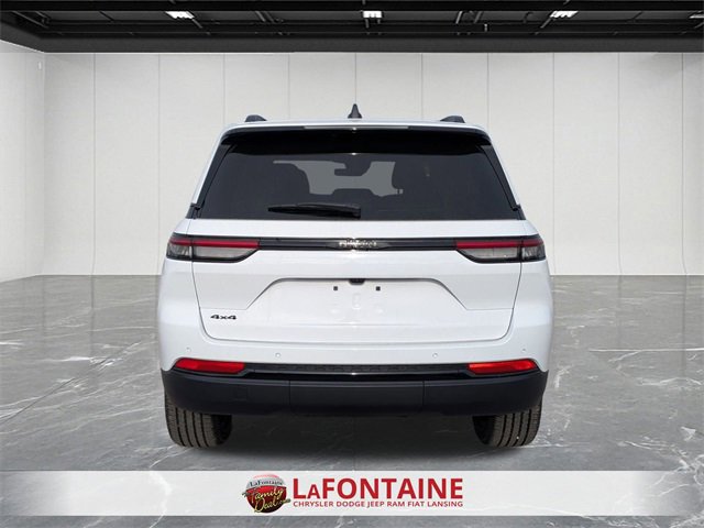 New 2025 Jeep Grand Cherokee Altitude image 4
