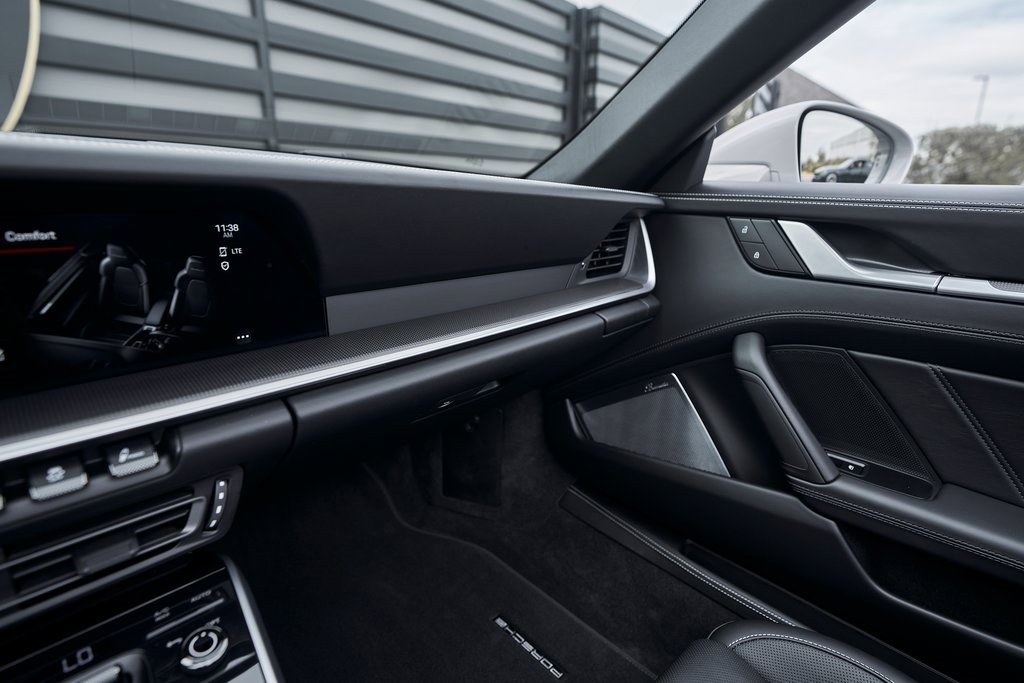 Used 2025 Porsche 911 Turbo S w/ 911 Turbo Sportdesign Package image 63