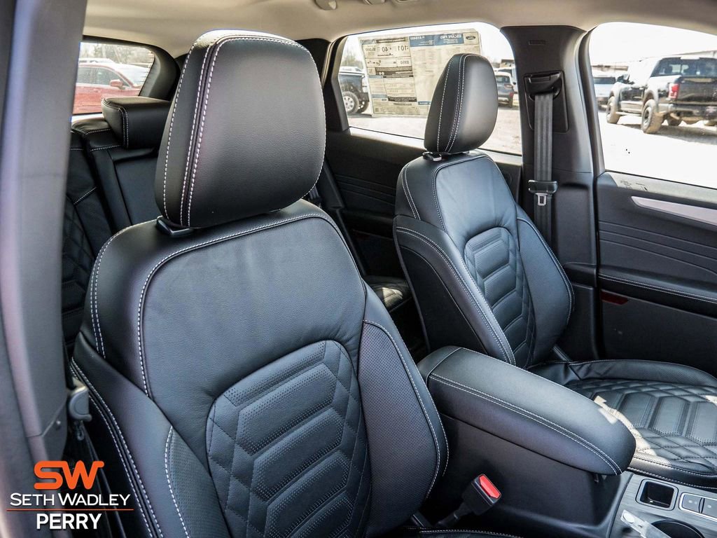 Used 2024 Ford Escape Premium w/ PHEV Premium Package image 18