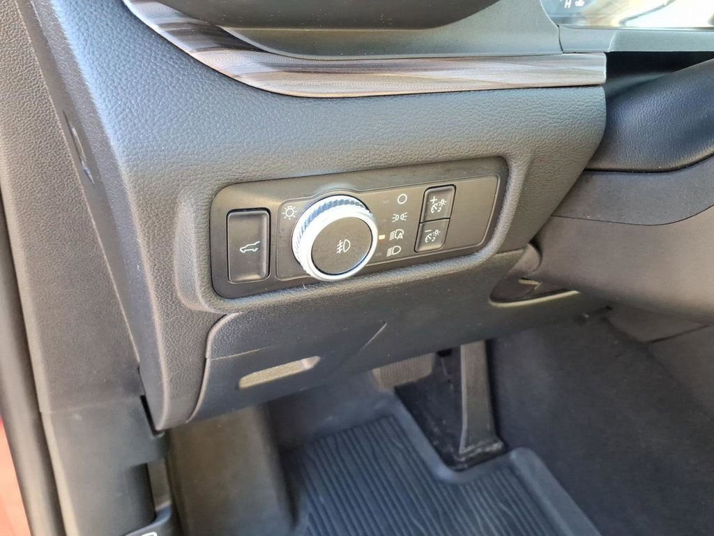 Used 2021 Ford Explorer Limited w/ Equipment Group 301A image 25