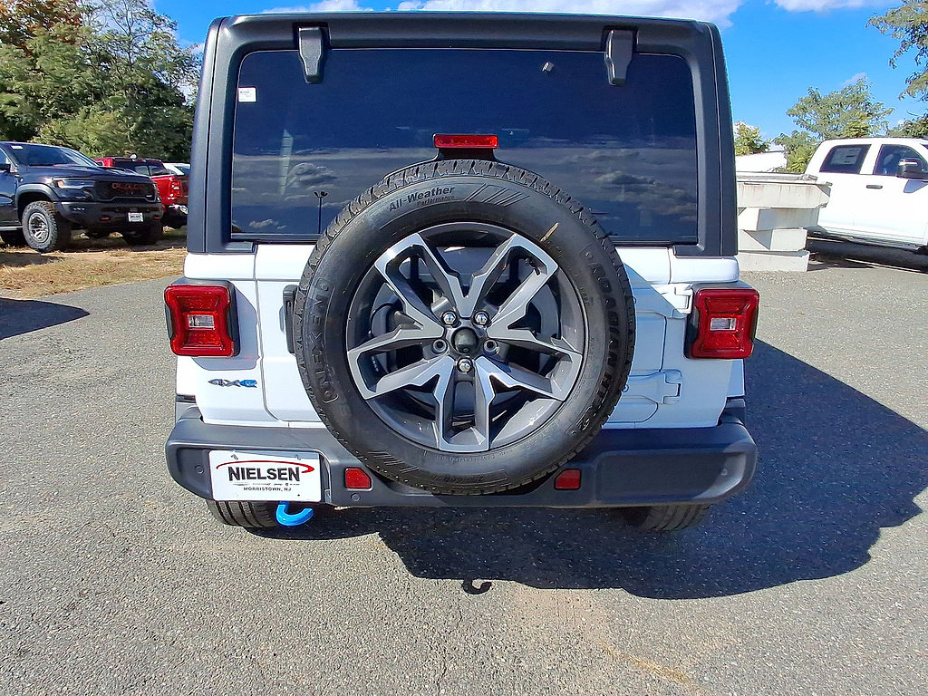 Certified 2024 Jeep Wrangler Unlimited w/ Convenience Group AWD/4WD image 7