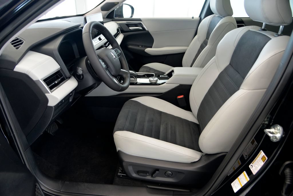 Used 2026 Mitsubishi Outlander SE AWD/4WD image 16