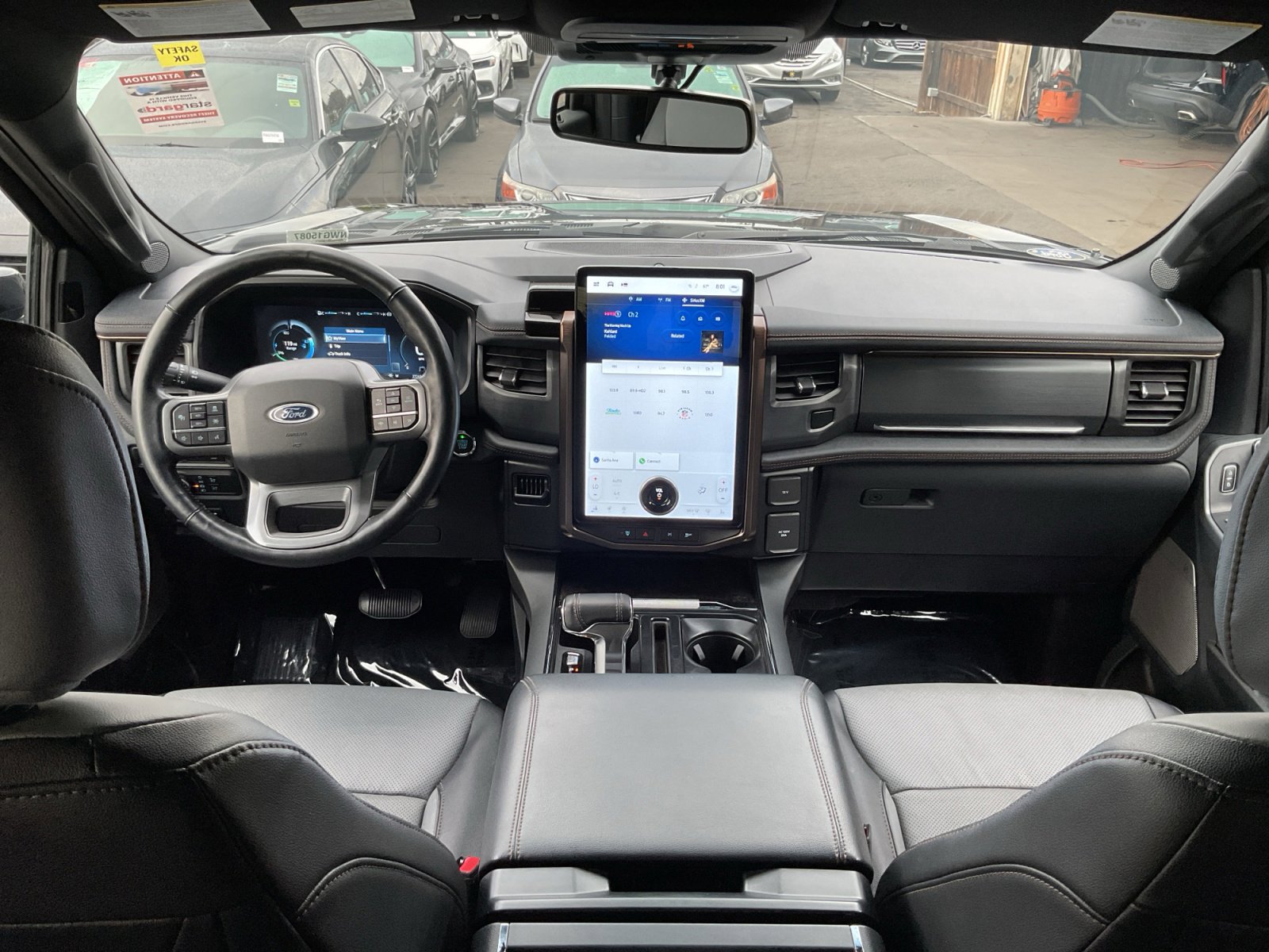 Used 2022 Ford F150 Lightning Lariat image 18