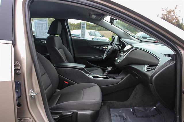 Used 2023 Chevrolet Malibu LS image 17