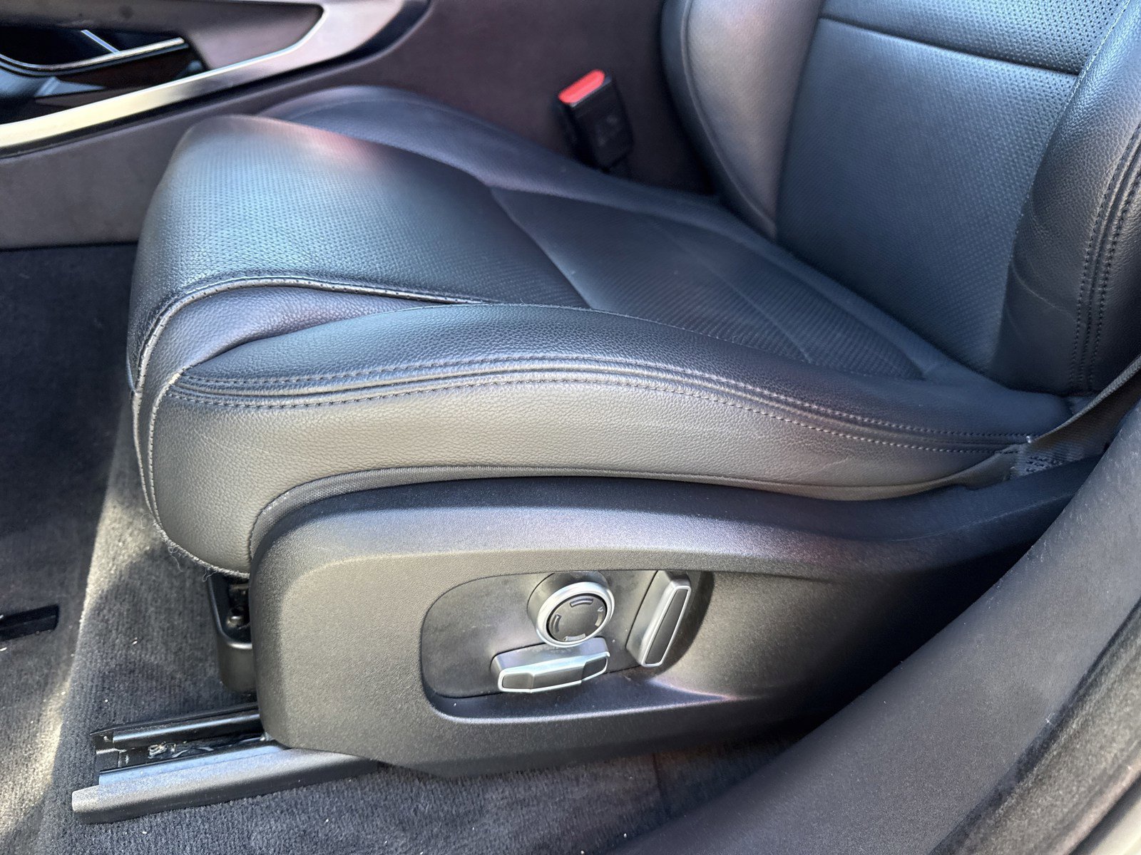 Used 2022 Jaguar F-PACE S image 12