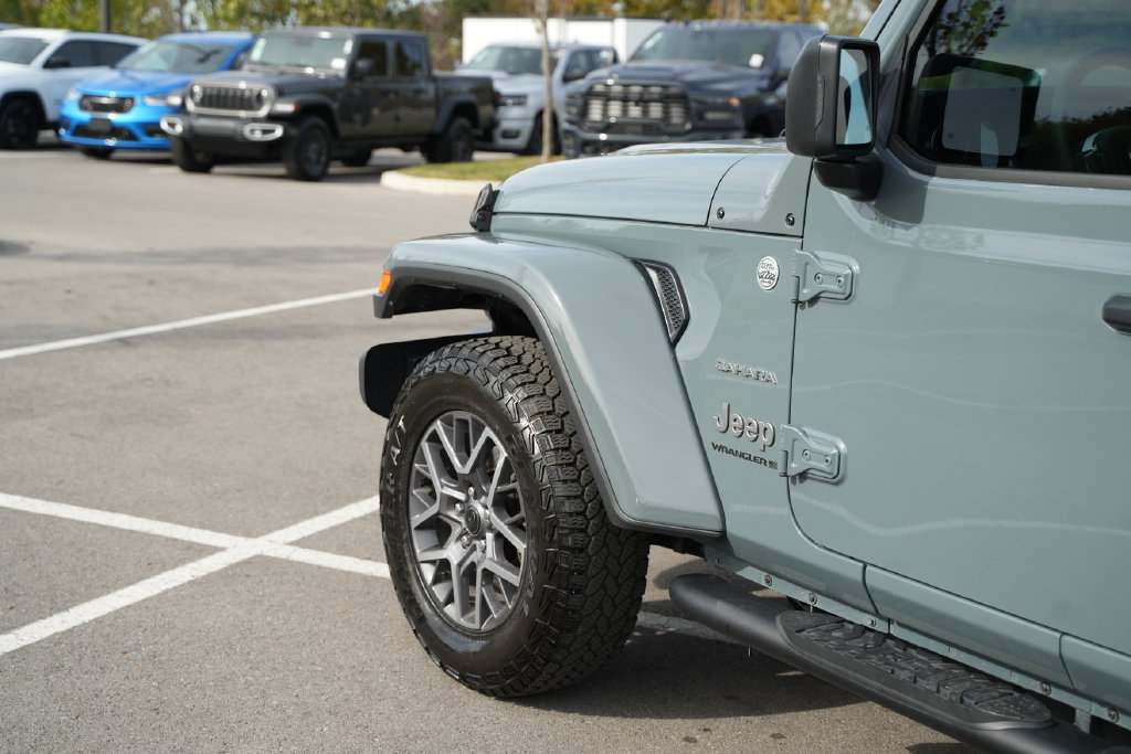 Used 2024 Jeep Wrangler Unlimited Sahara w/ Safety Group AWD/4WD image 41