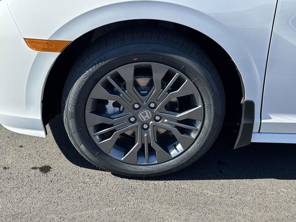 New 2026 Honda Odyssey Touring image 32
