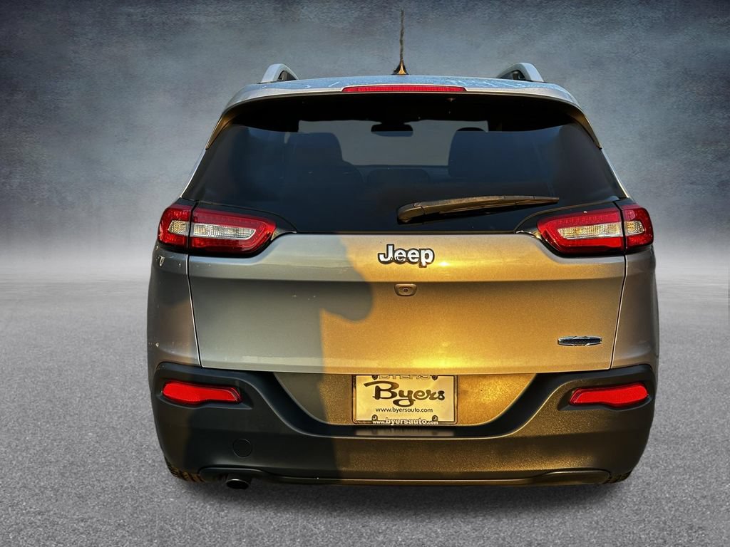 Used 2017 Jeep Cherokee Latitude FWD image 28