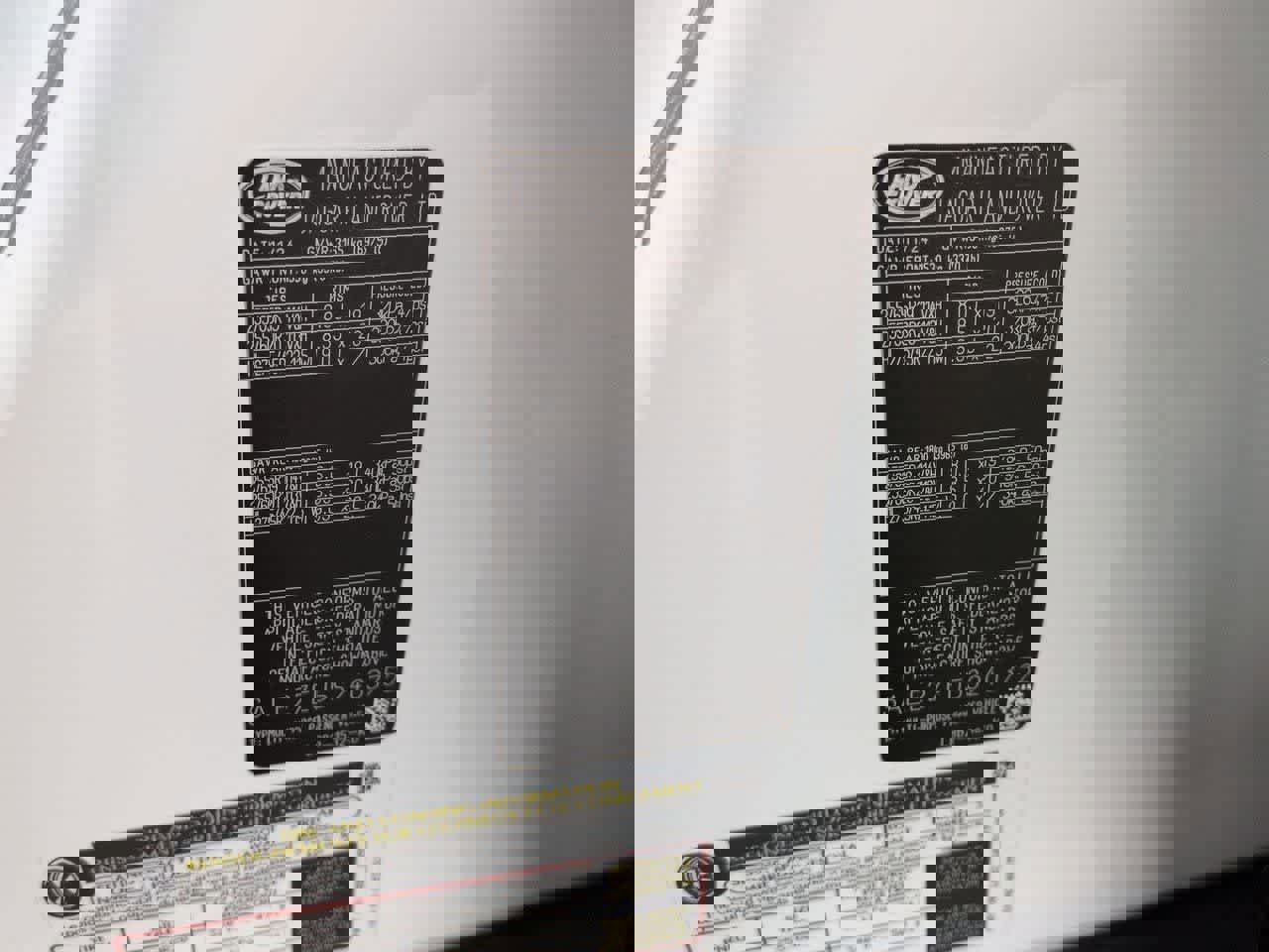 Certified 2025 Land Rover Defender 110 X-Dynamic SE image 38