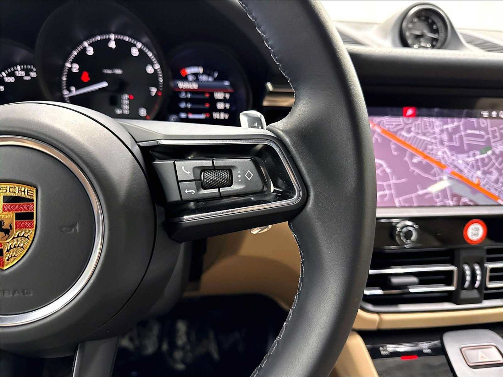 Used 2026 Porsche Macan AWD/4WD image 23