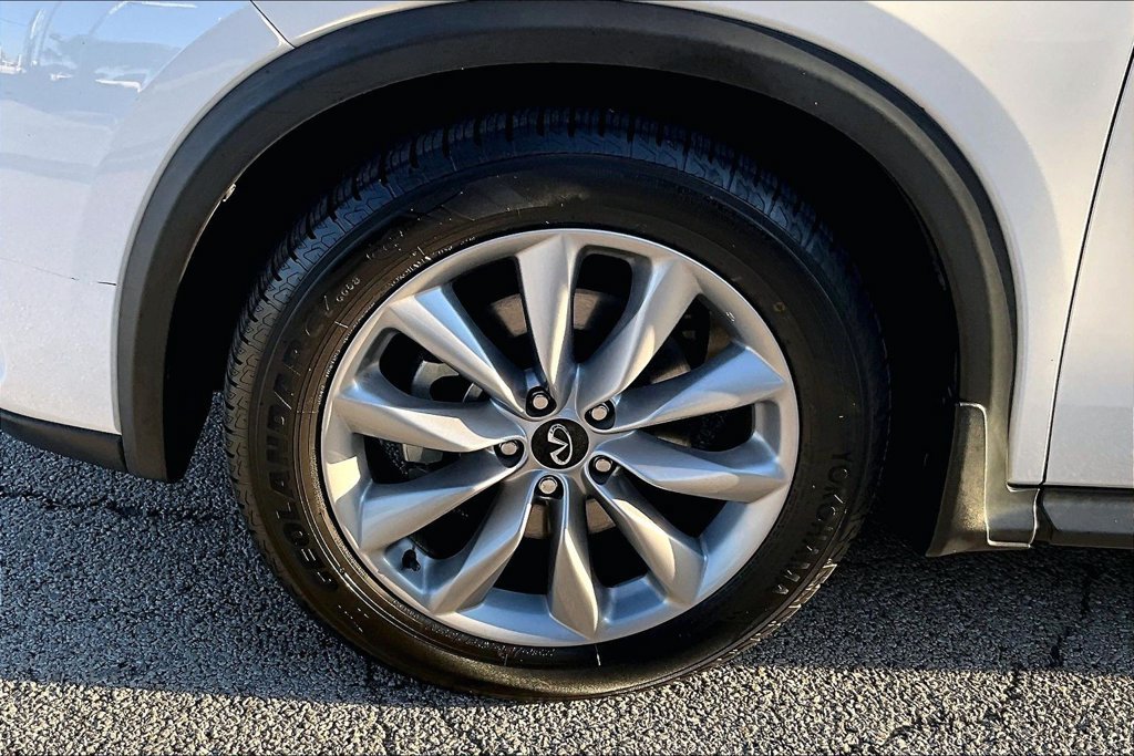 Certified 2022 INFINITI QX50 Luxe FWD image 10