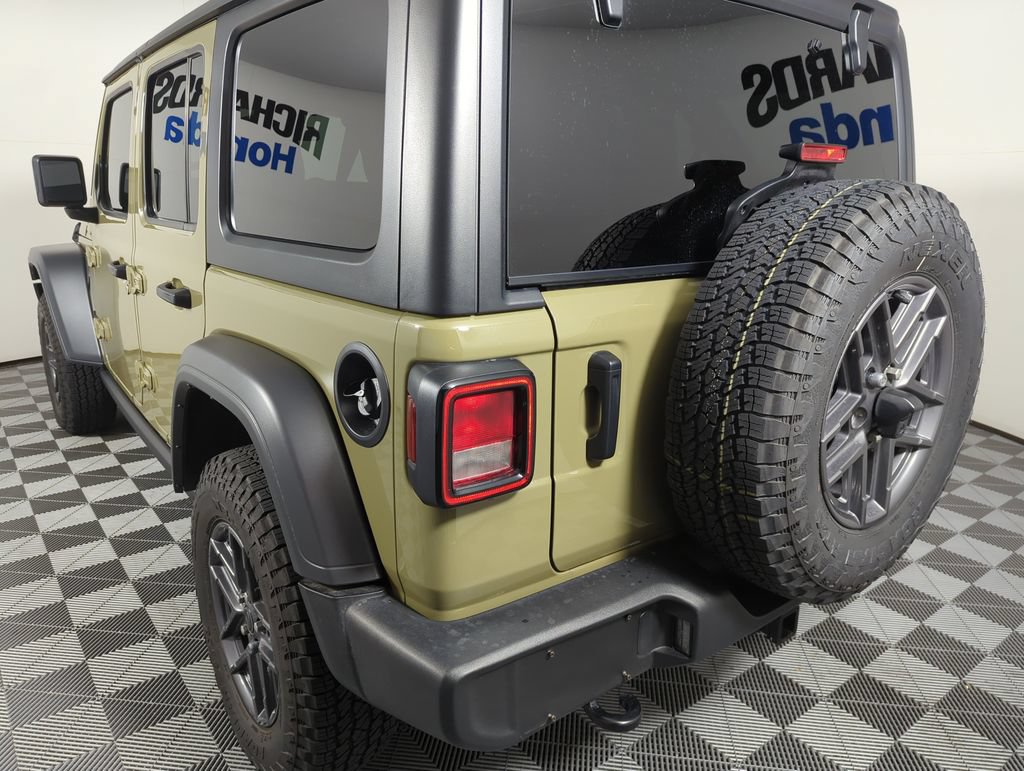 Used 2026 Jeep Wrangler Unlimited Sport AWD/4WD image 2