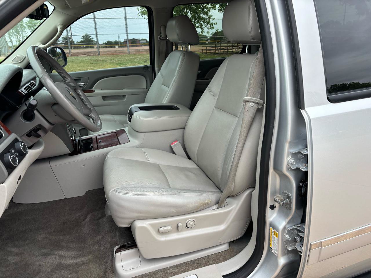 Used 2012 Chevrolet Avalanche LTZ AWD/4WD image 10