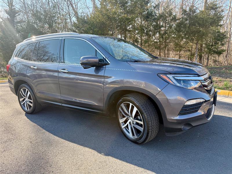 Used 2018 Honda Pilot Touring image 3