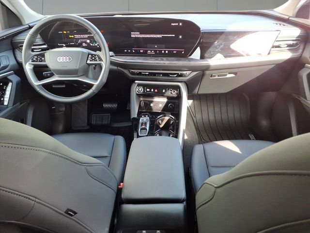 Used 2025 Audi Q5 Premium w/ Convenience Package image 10