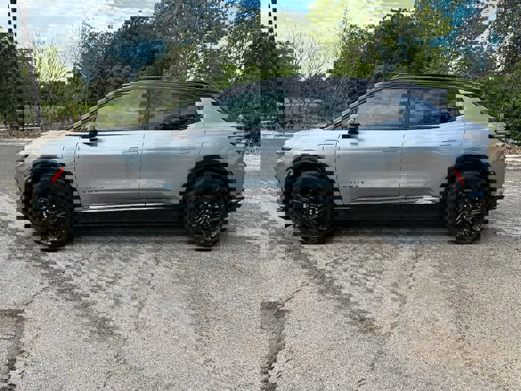 New 2025 Chevrolet Equinox EV RS w/ Convenience Package II image 3