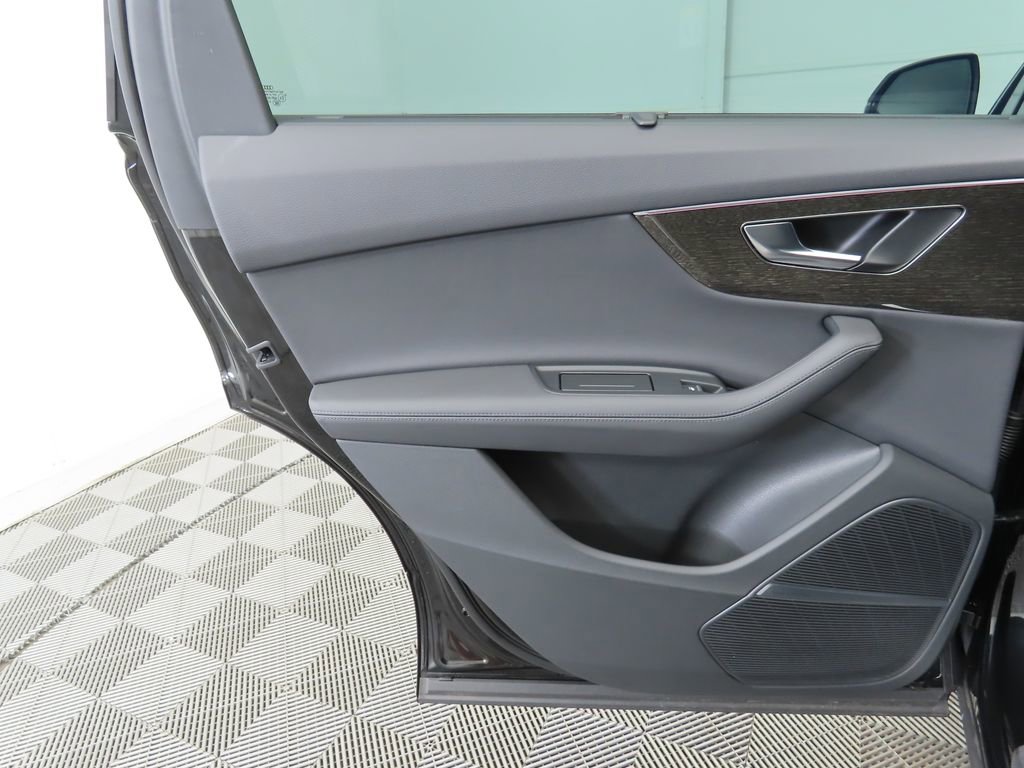 Used 2023 Audi Q7 3.0T Prestige image 26