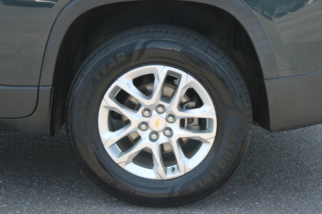 Used 2020 Chevrolet Traverse LT FWD image 19