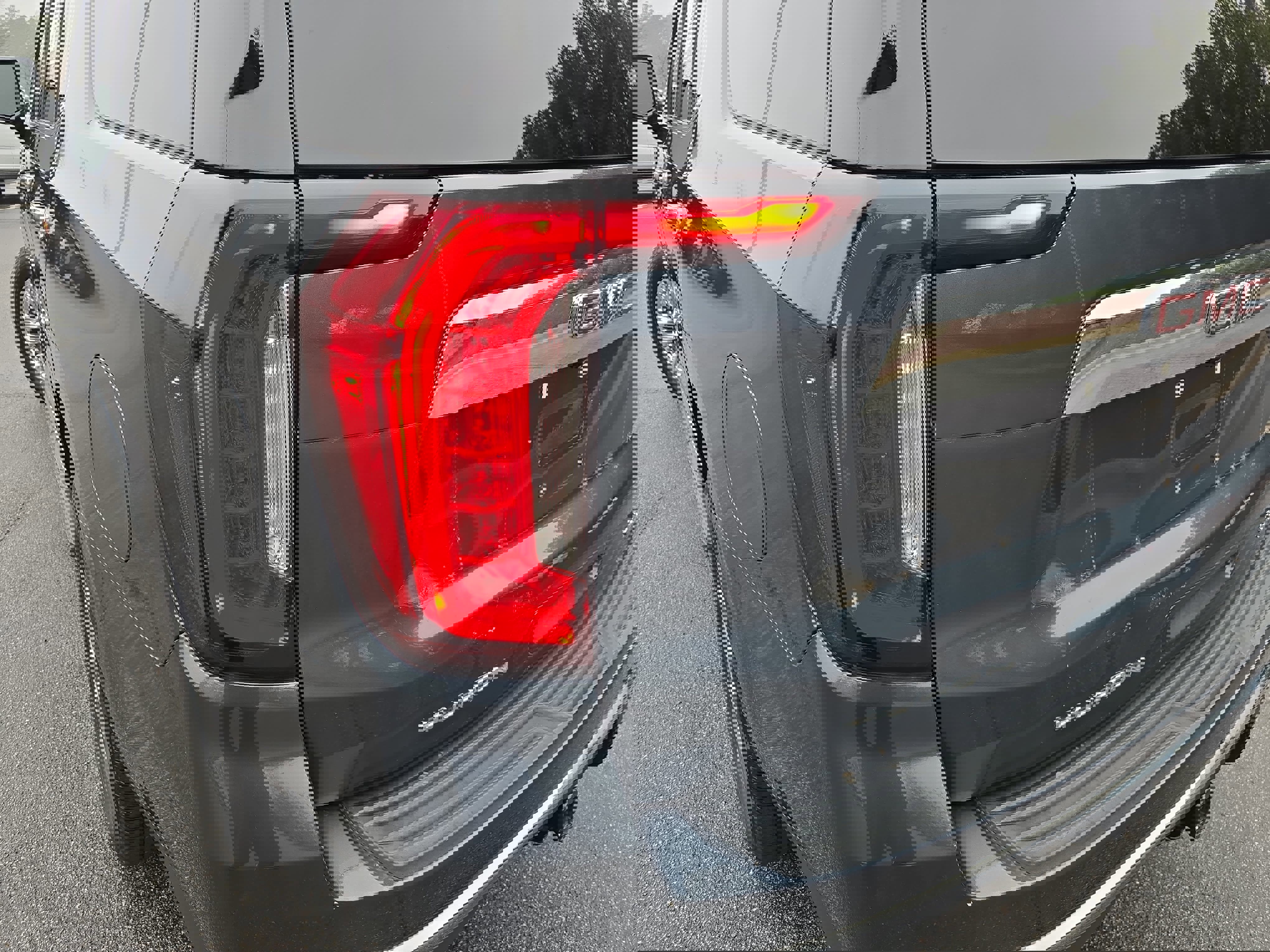 Used 2021 GMC Yukon SLT w/ SLT Premium Package image 37