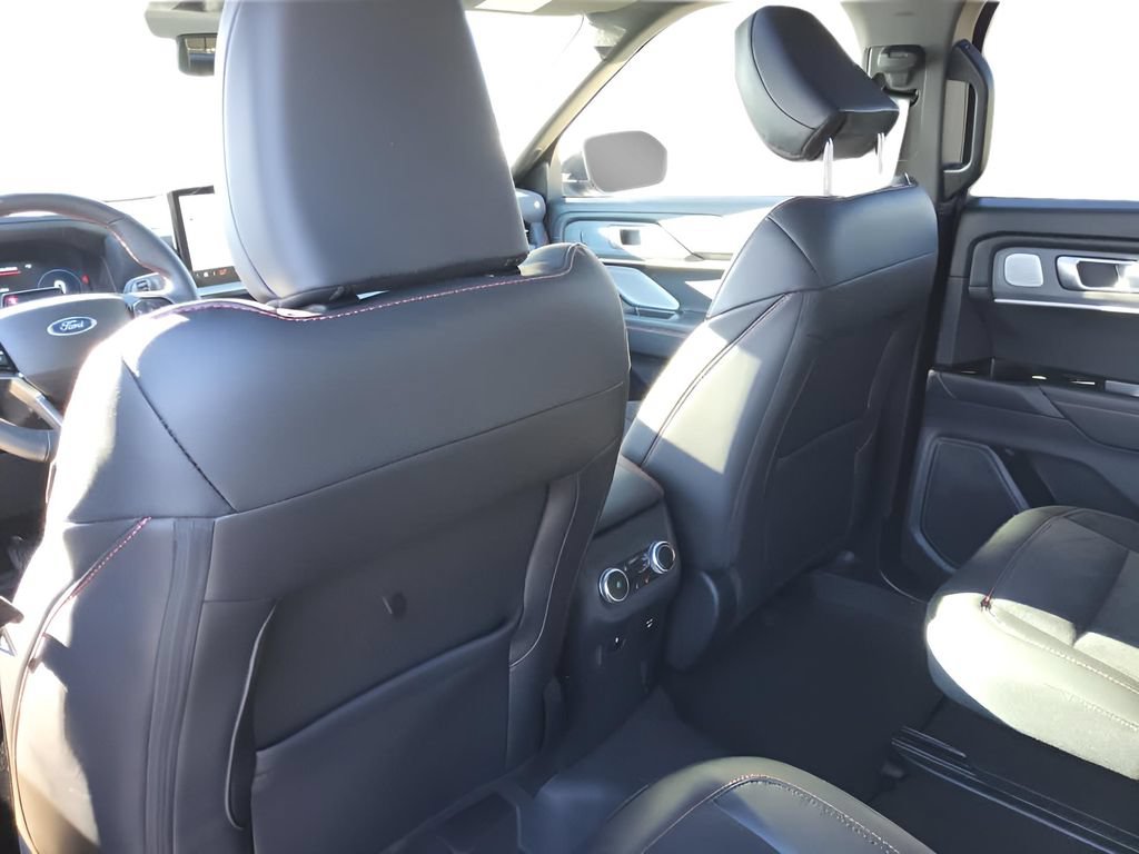 Used 2025 Ford Explorer ST w/ Sun And Sound Package AWD/4WD image 28