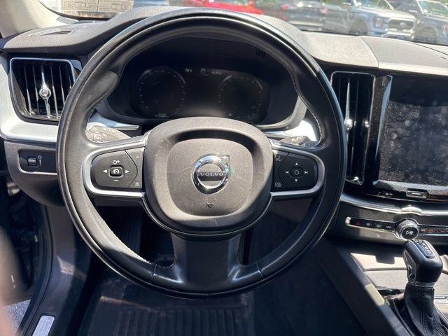 Used 2018 Volvo XC60 T5 Momentum w/ Convenience Package AWD/4WD image 16