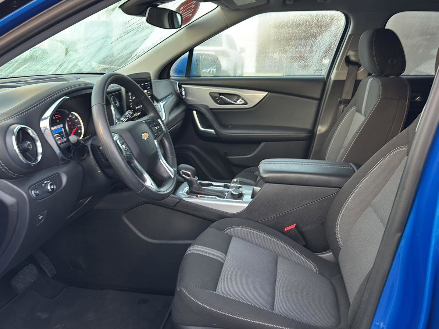 Used 2025 Chevrolet Blazer LT FWD image 8